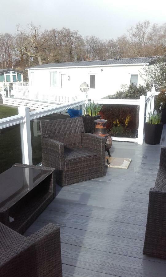 Luxury 6 Berth Lodge At Quince 10 Ferndown Εξωτερικό φωτογραφία